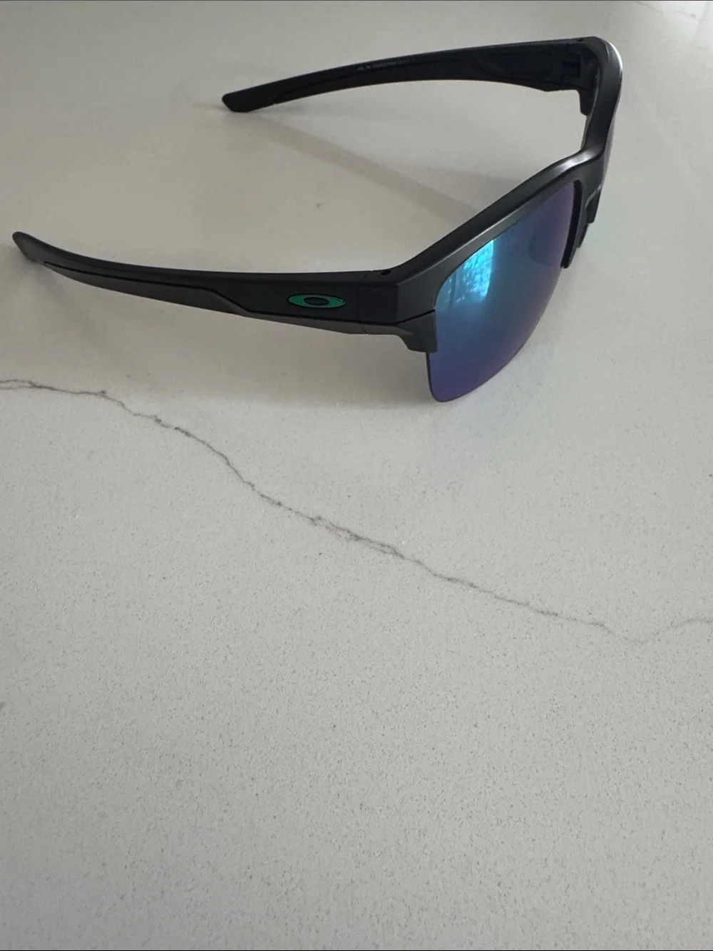 Oakley men sunglasses